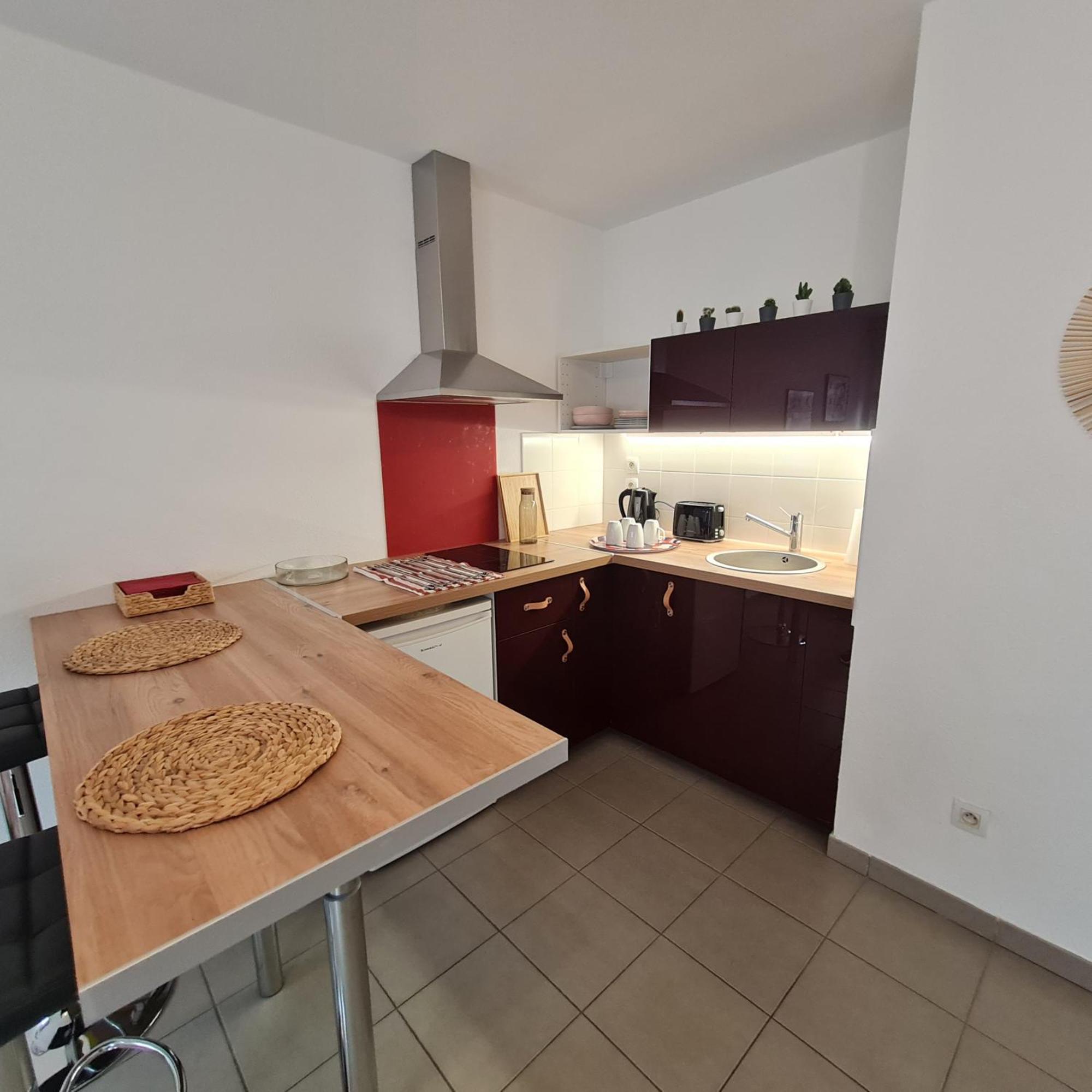 Beau Studio Tout Confort Au Calme Avec Parking . Apartment Villeurbanne Exterior photo
